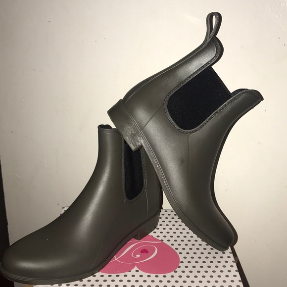 ankle length rain boots